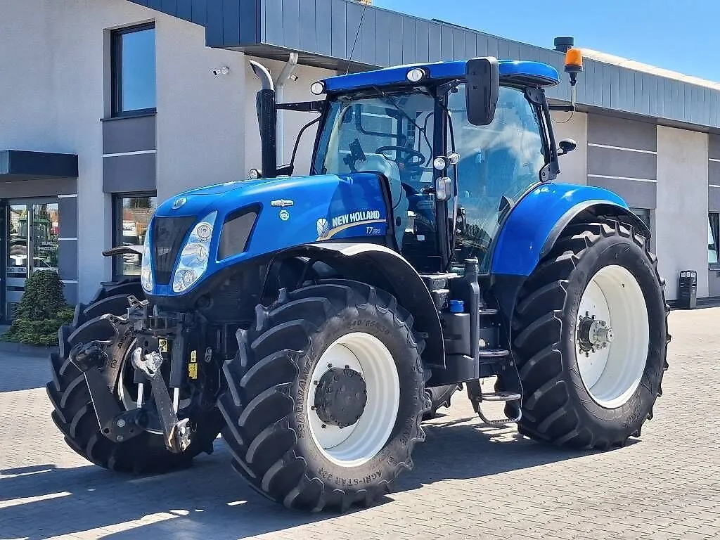 New Holland T7.220 — foto 1