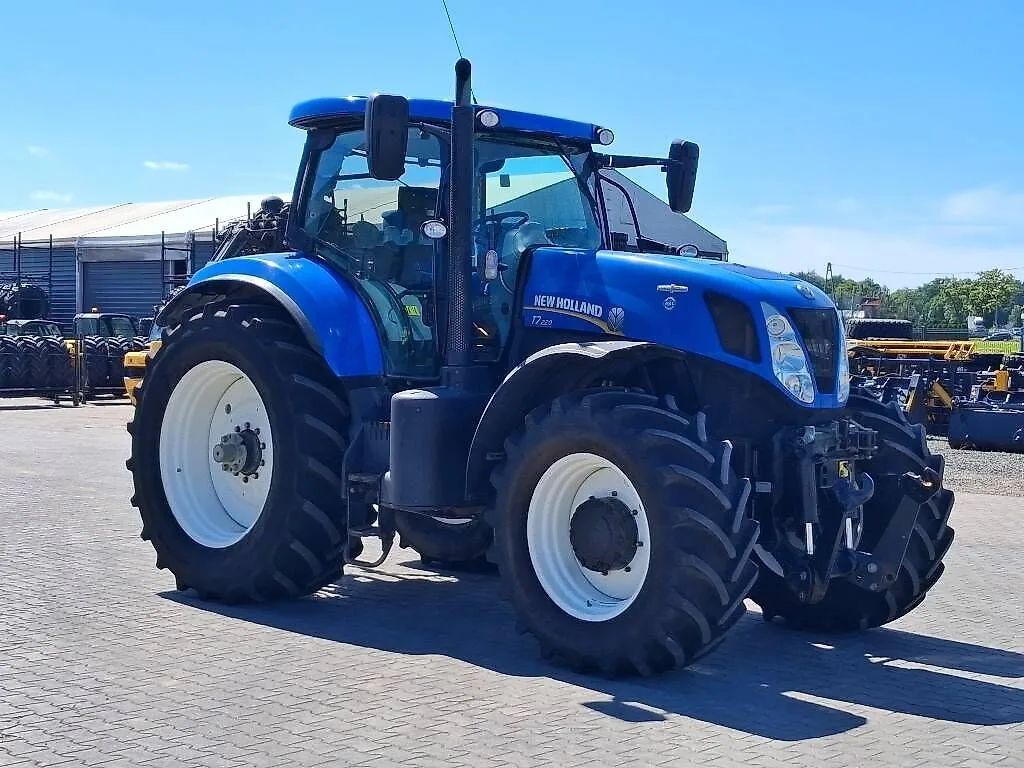 New Holland T7.220 — foto 6
