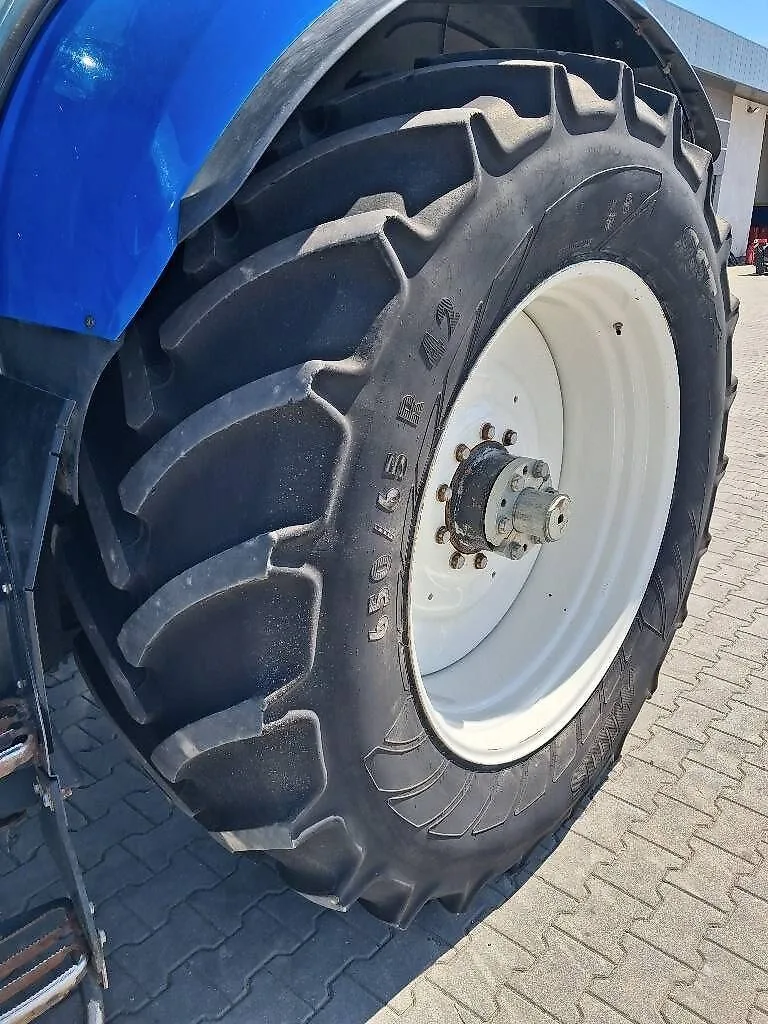 New Holland T7.220 — foto 8