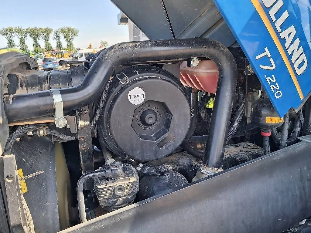 New Holland T7.220 — foto 11
