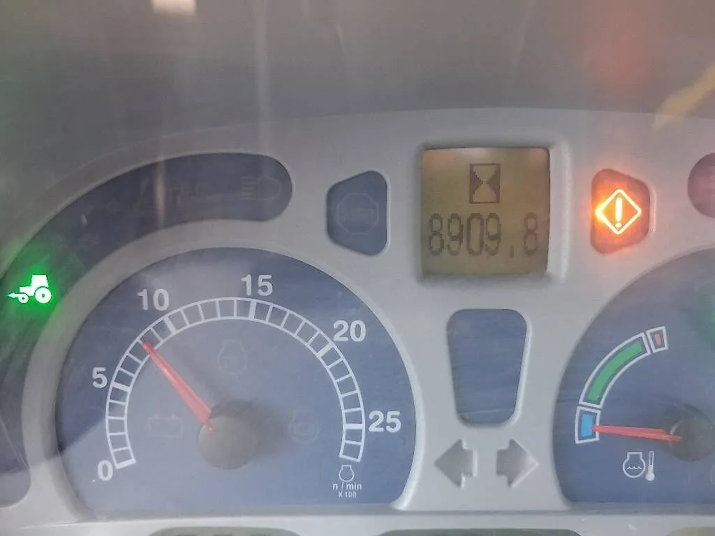 New Holland T7.220 — foto 16