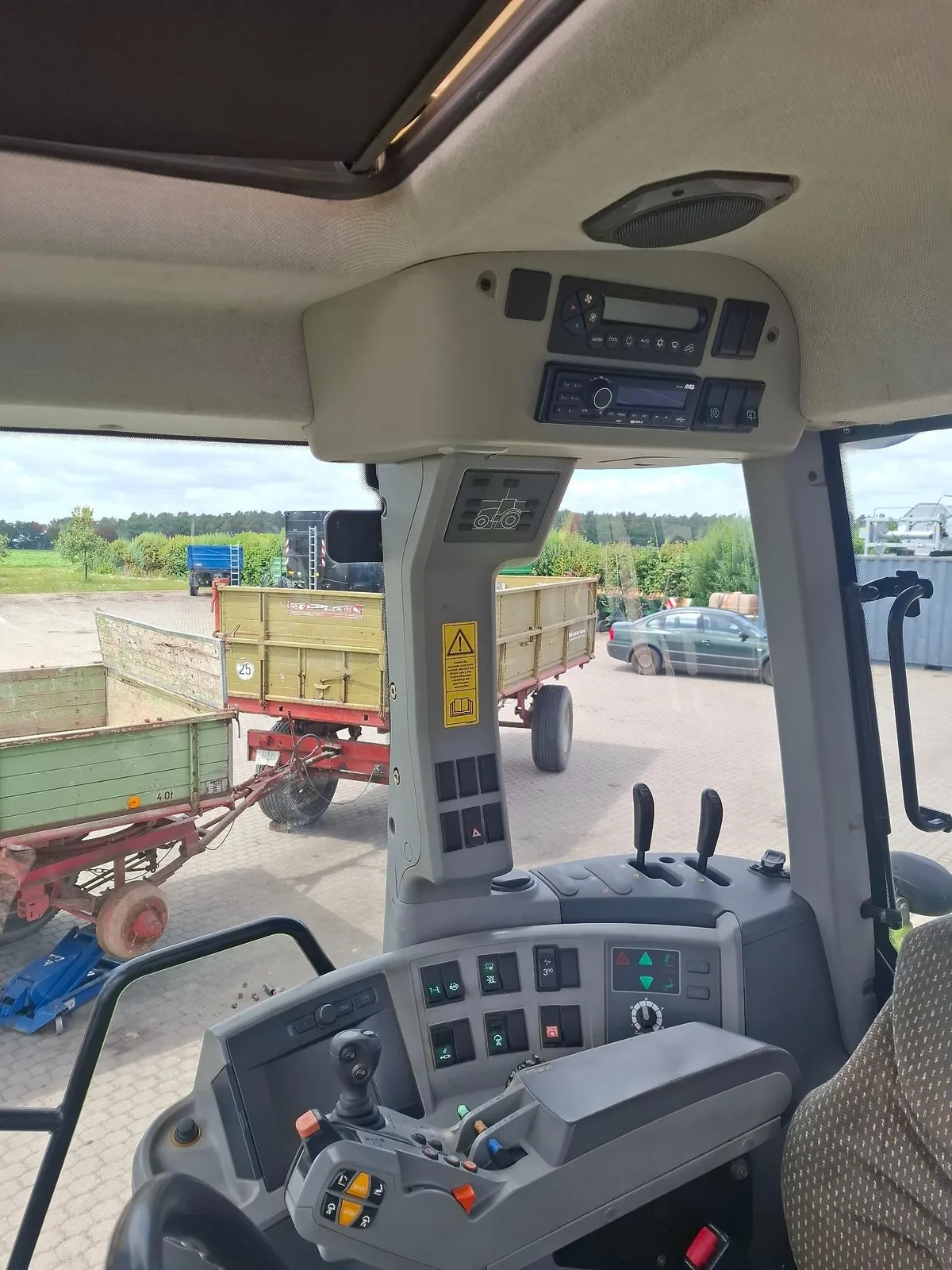 Claas Arion 640 — foto 10