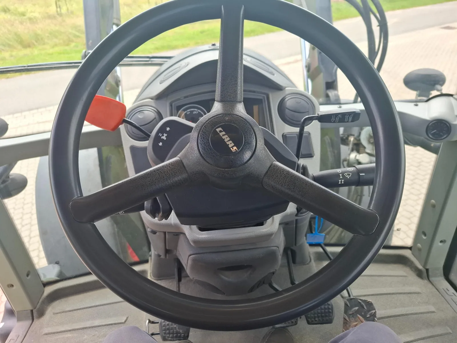 Claas Arion 640 — foto 12