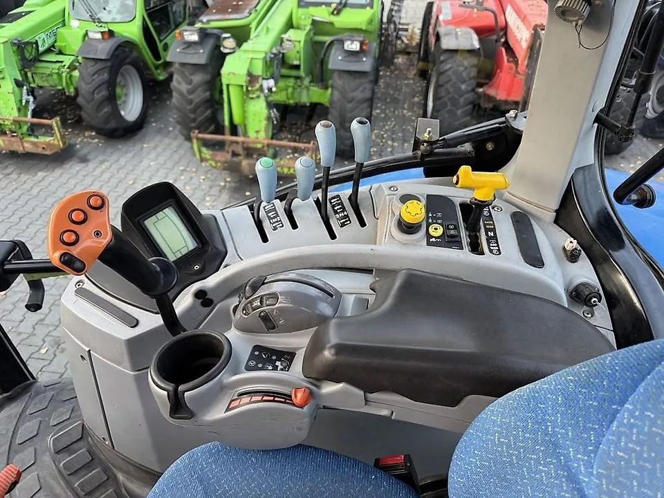 New Holland T6070 PowerCommand — foto 11
