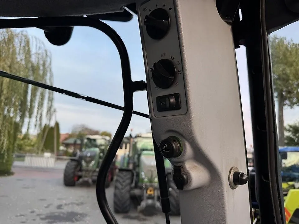 New Holland T6070 PowerCommand — foto 14