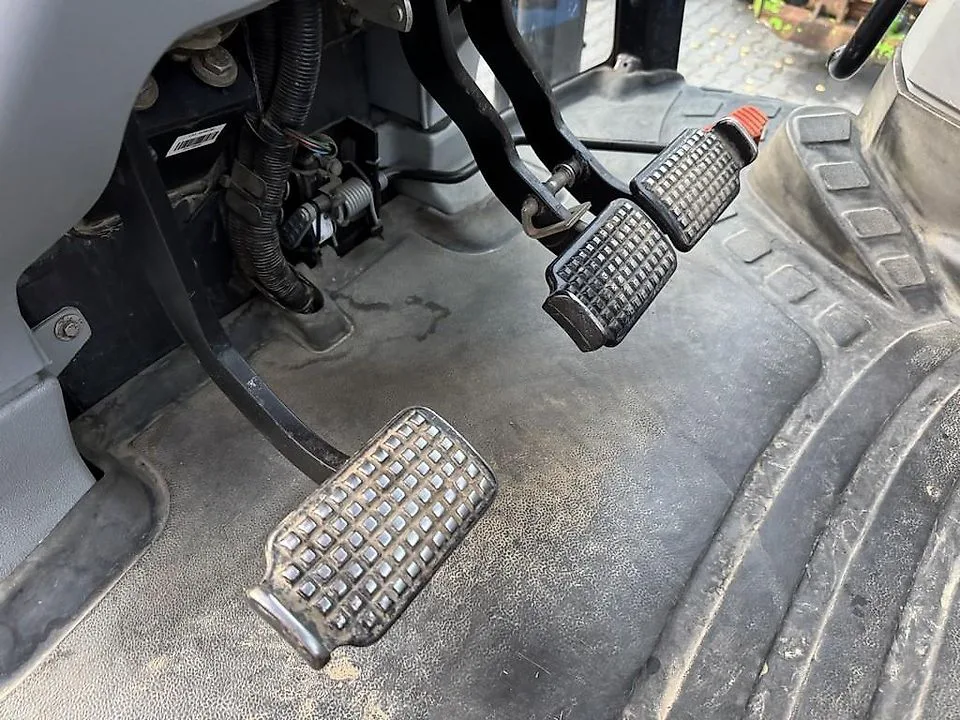 New Holland T6070 PowerCommand — foto 15