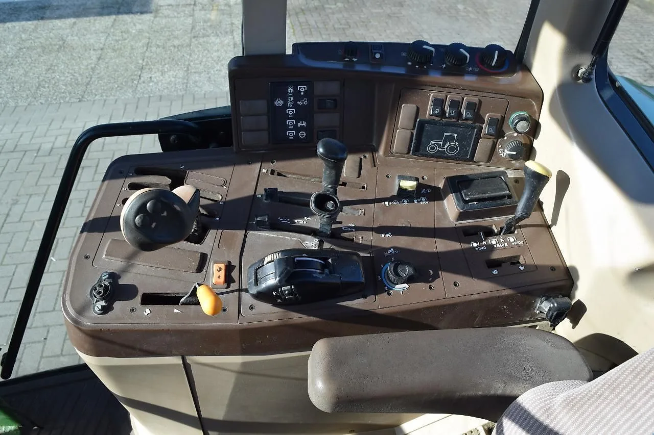 John Deere 6410 — foto 11