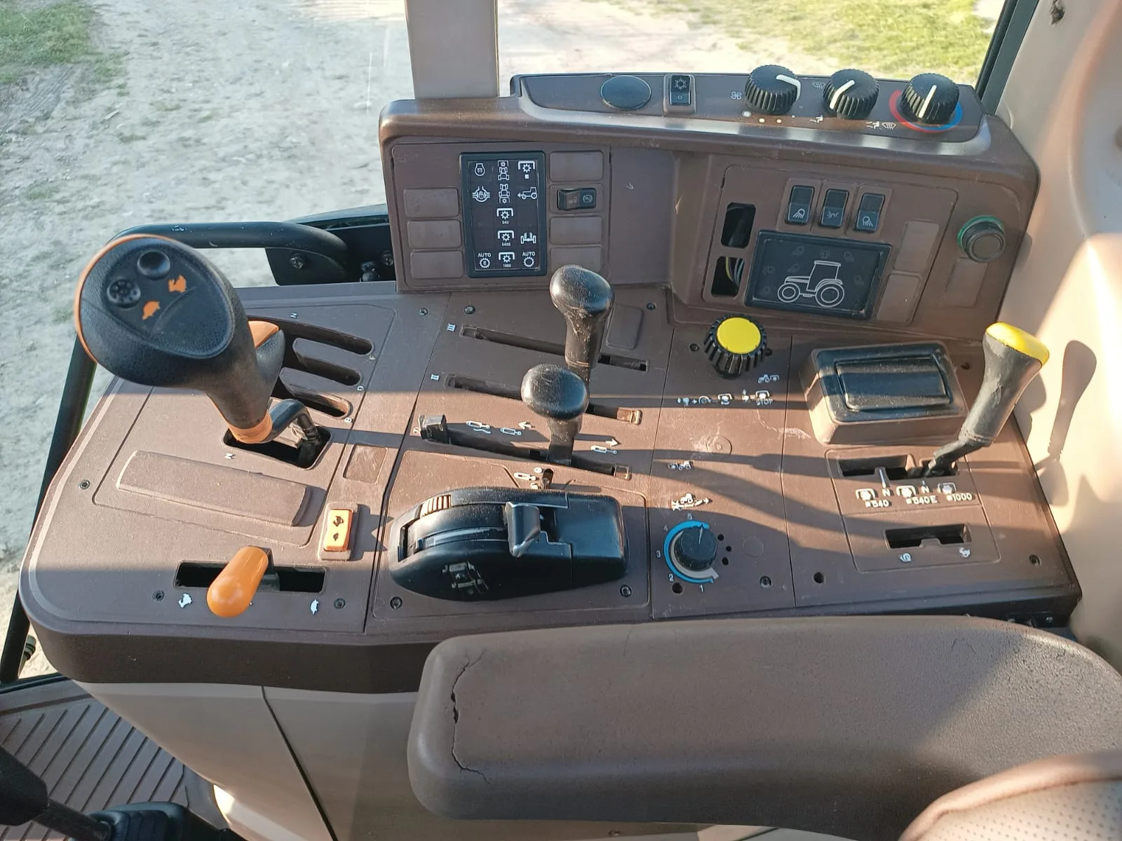 John Deere 6410 — foto 18